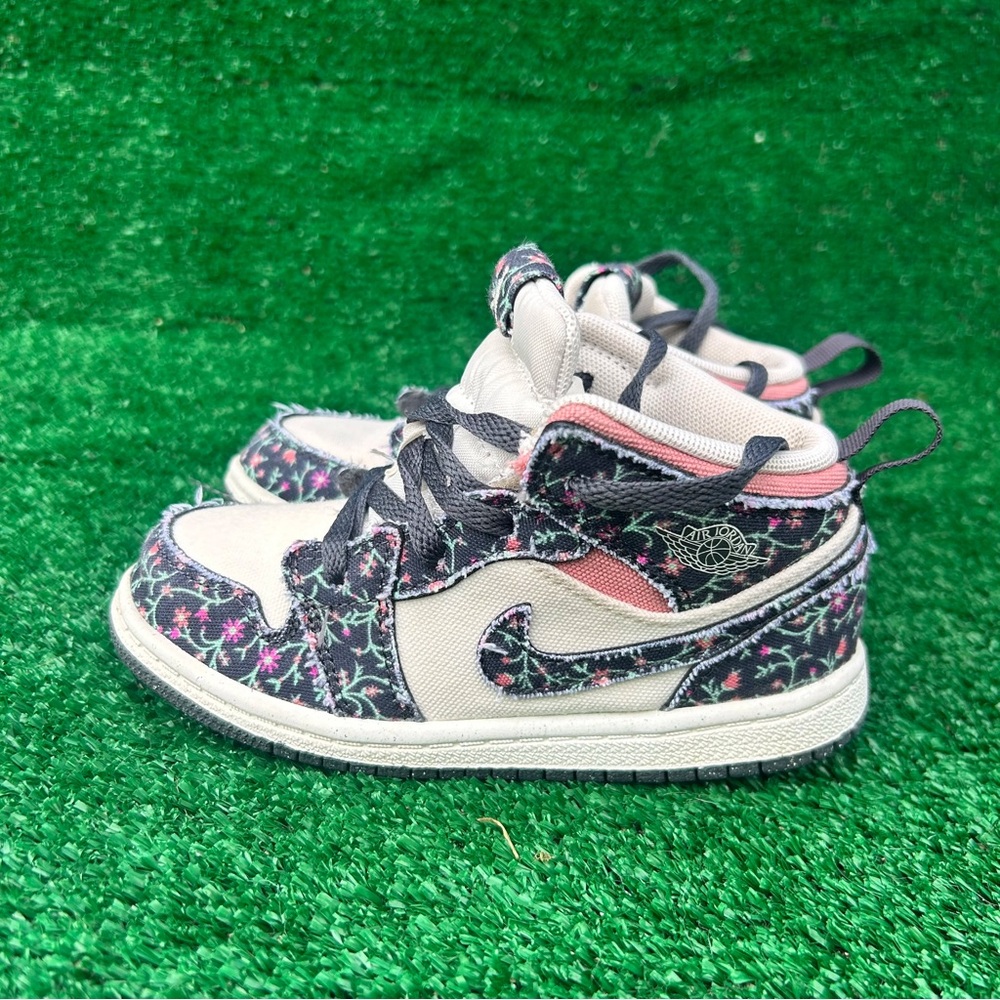 Jordan 1 Mid SE Anthracite Sail Red Stardust TD FJ3447 001 Toddler 10C‎ Nike Air